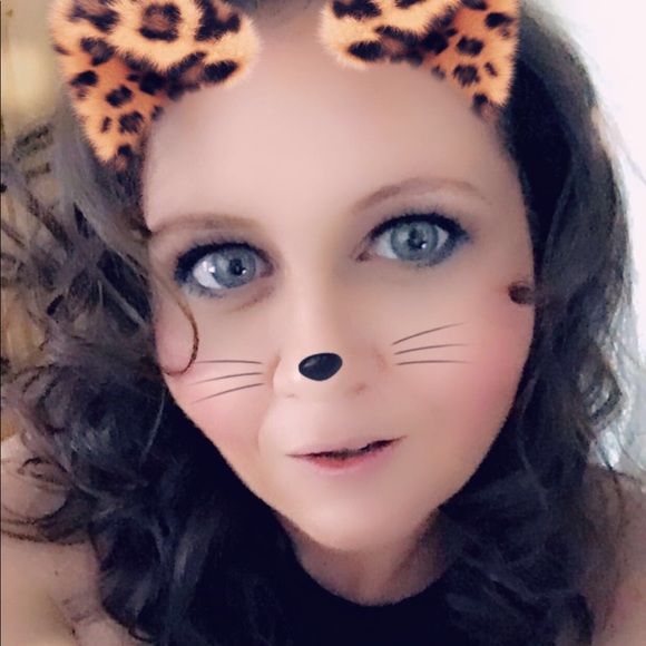 Meet your Posher, Christine - Picture 3 of 3